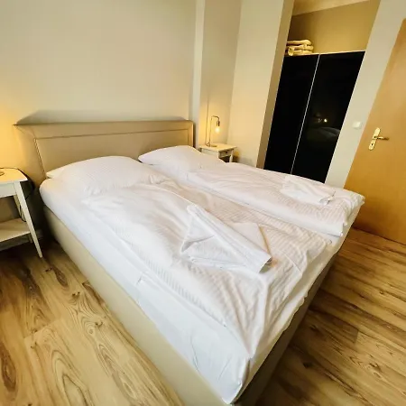 Haus Juliane, Neptun *